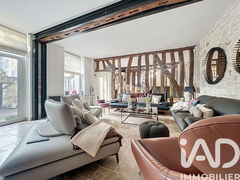 Maison - 220 m² - 8 pièces