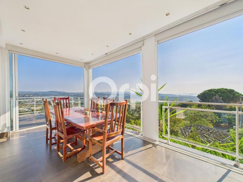 Villa - 260 m² - 5 pièces