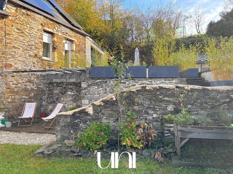 Maison - 210 m² - 6 pièces