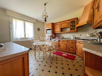 Maison - 166 m² - 7 pièces