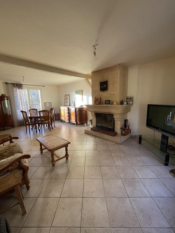 Demeure - 151 m² - 9 pièces