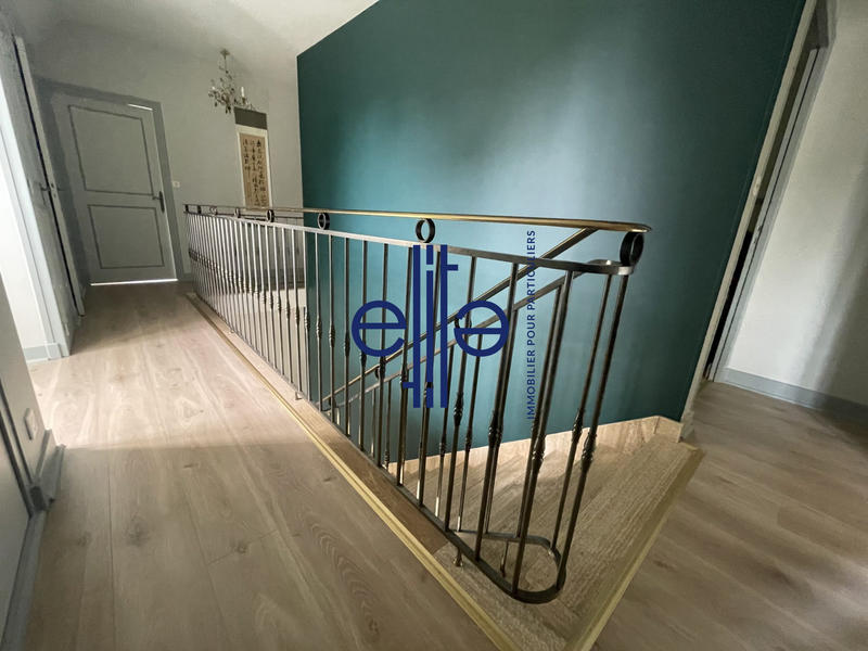 Maison - 203 m² - 7 pièces