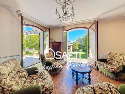 Maison - 180 m² - 6 pièces