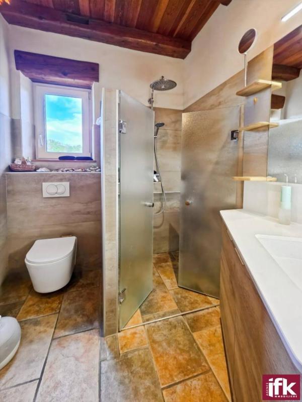 Propriété - 370 m² - 10 pièces