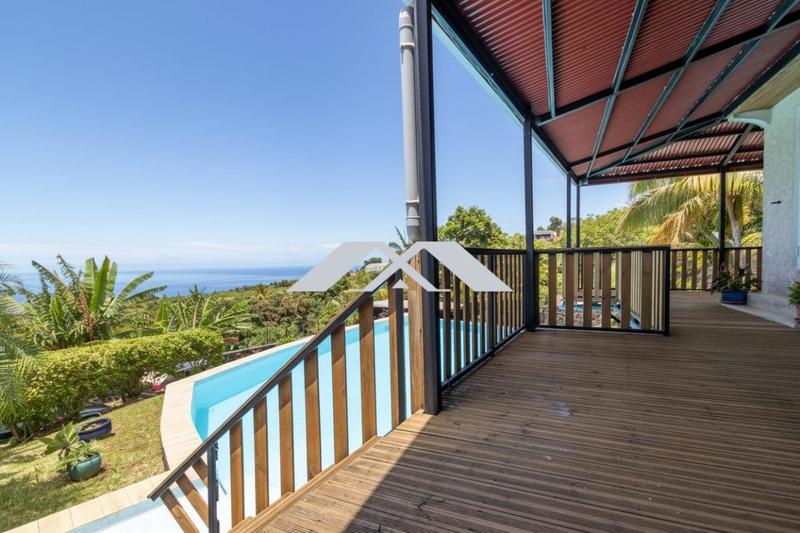 Villa - 264 m² - 9 pièces