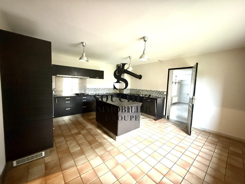 Maison - 352 m² - 10 pièces