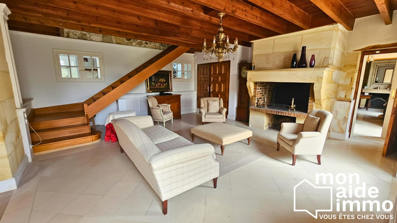 Maison - 233 m² - 8 pièces