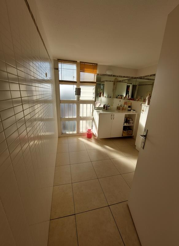 Appartement - 99 m² - 4 pièces
