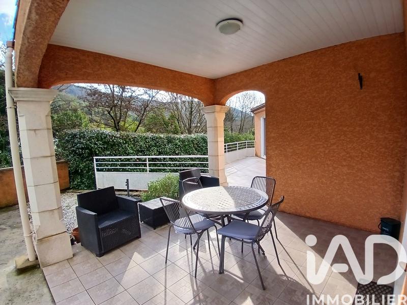 Maison - 99 m² - 5 pièces