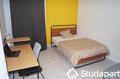 Chambre - 11 m² - 1 pièce