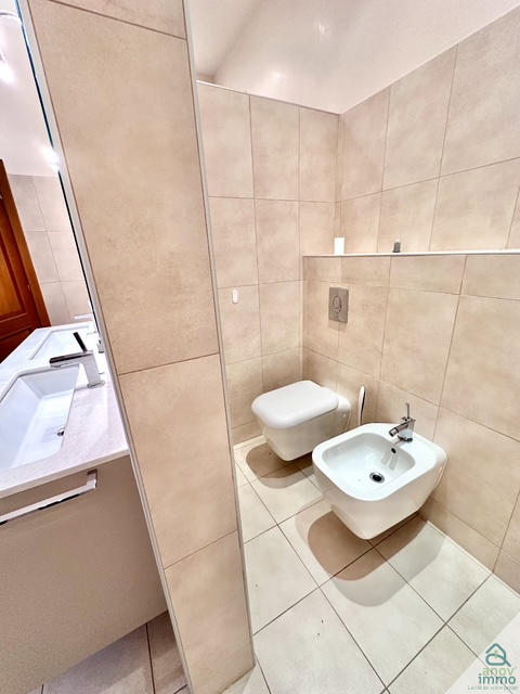 Propriété - 337 m² - 5 pièces