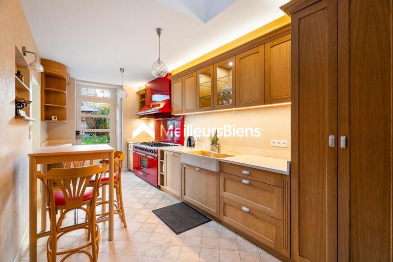 Maison de maîtres - 232 m² - 8 pièces