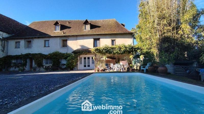 Maison - 310 m² - 10 pièces