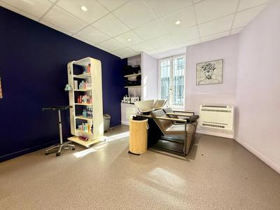 Magasins - 67 m² - 1 pièce