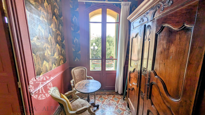 Villa - 310 m² - 14 pièces