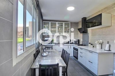 Appartement - 98 m² - 5 pièces