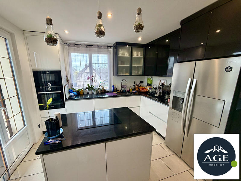 Maison - 174 m² - 7 pièces