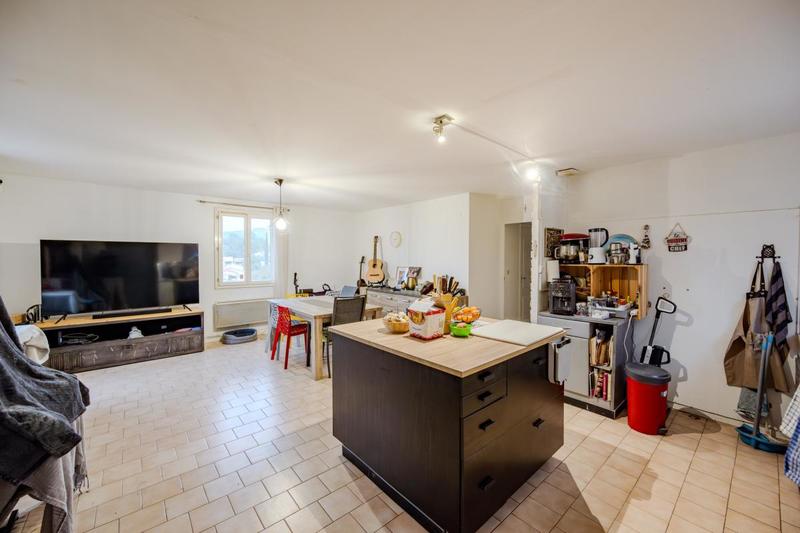 Appartement - 87 m² - 5 pièces