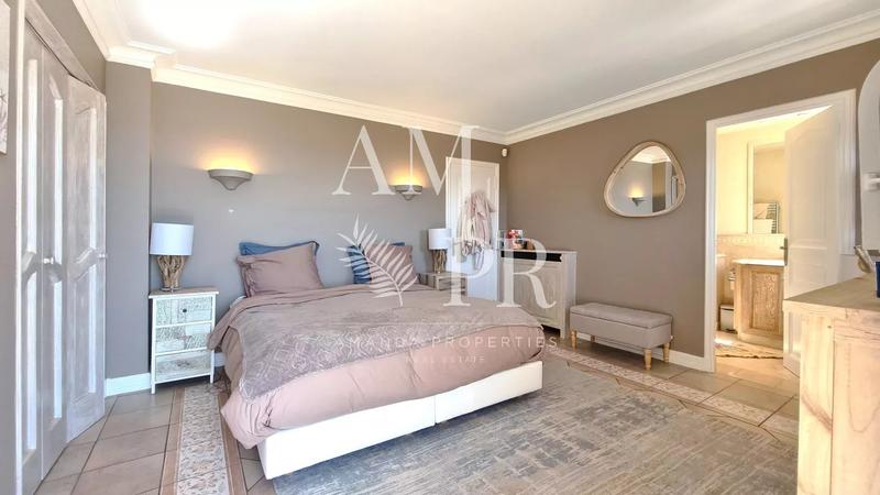 Maison - 273 m² - 7 pièces