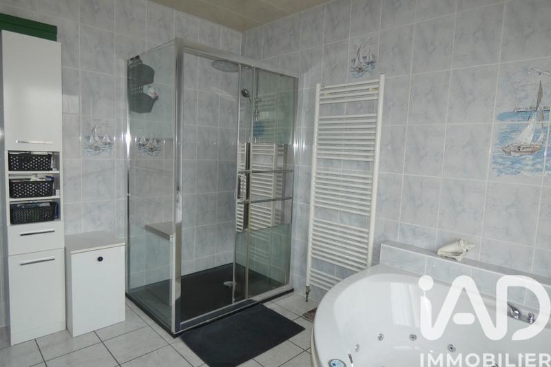 Maison - 180 m² - 7 pièces