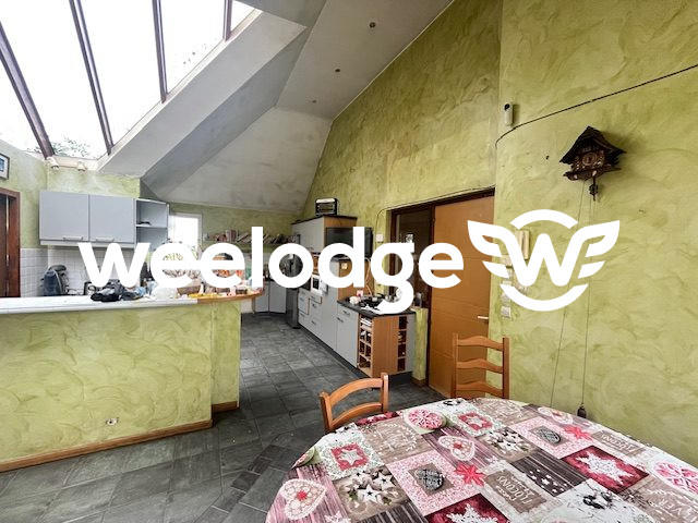 Maison - 320 m² - 12 pièces