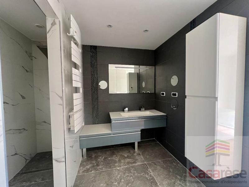 Villa - 220 m² - 7 pièces