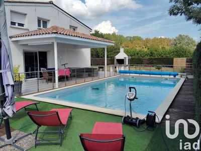 Maison - 159 m² - 7 pièces