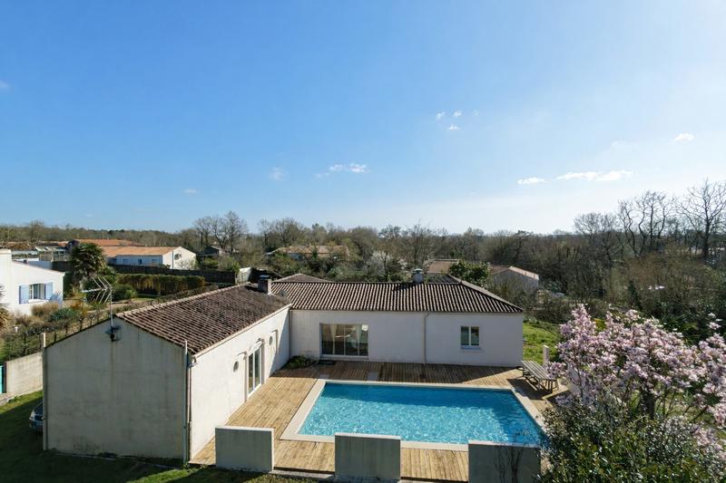 Maison traditionnelle - 165 m² - 6 pièces