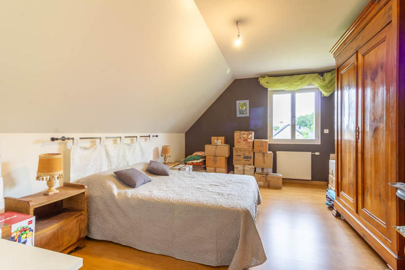 Maison - 235 m² - 7 pièces