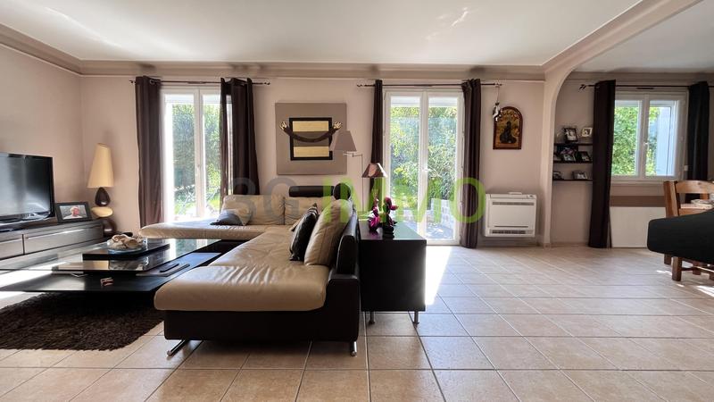 Maison traditionnelle - 130 m² - 8 pièces