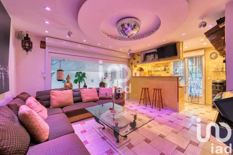 Maison - 250 m² - 7 pièces