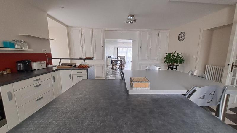 Maison de ville - 280 m² - 10 pièces