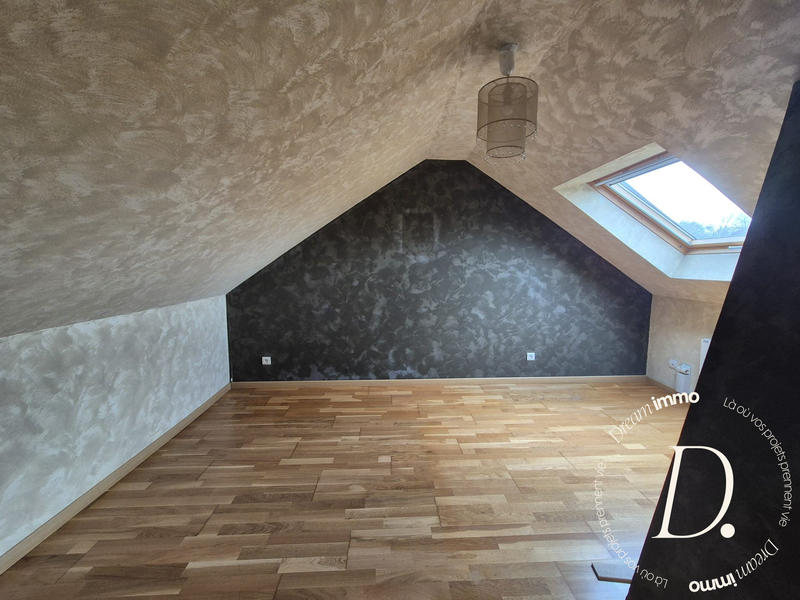 Maison traditionnelle - 109 m² - 6 pièces