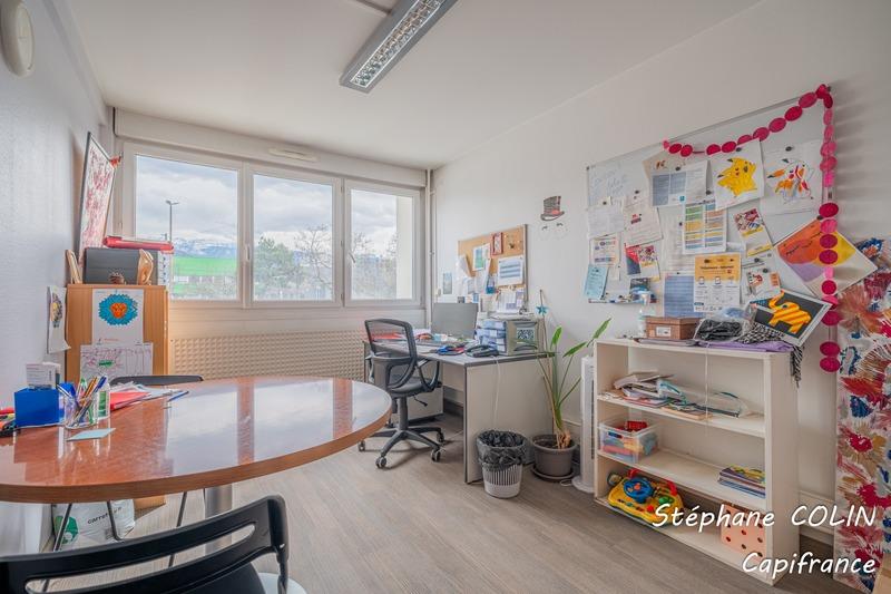 Immeuble - 1 700 m² - 46 pièces