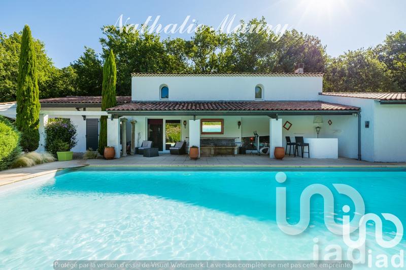 Maison - 240 m² - 7 pièces