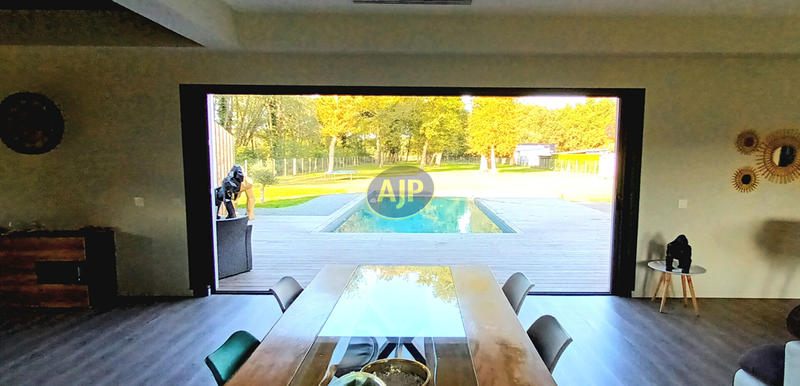 Villa - 200 m² - 6 pièces