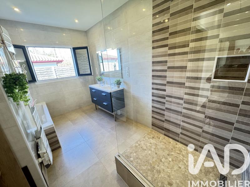 Maison - 138 m² - 5 pièces