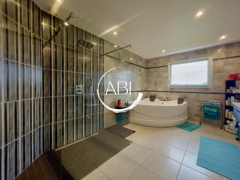 Maison contemporaine - 176 m² - 6 pièces