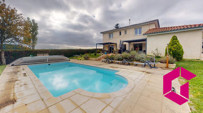 Villa - 180 m² - 5 pièces