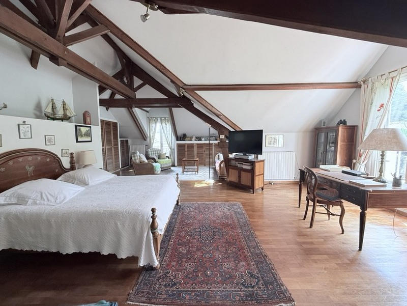 Maison - 276 m² - 9 pièces