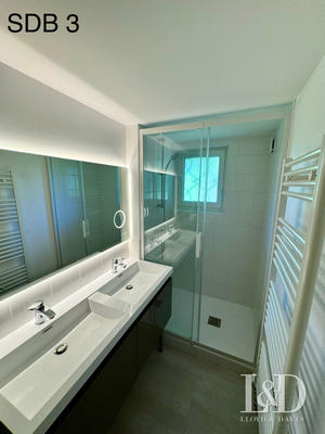 Maison - 188 m² - 10 pièces