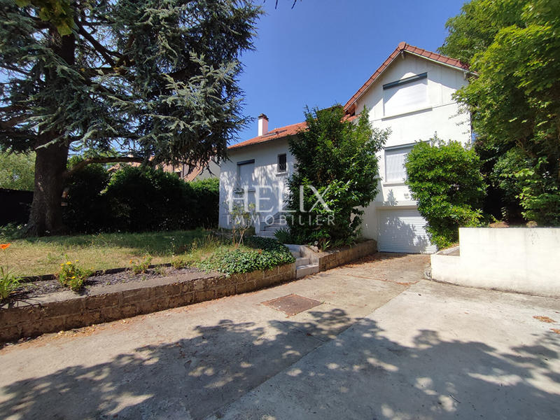 Maison - 165 m² - 7 pièces