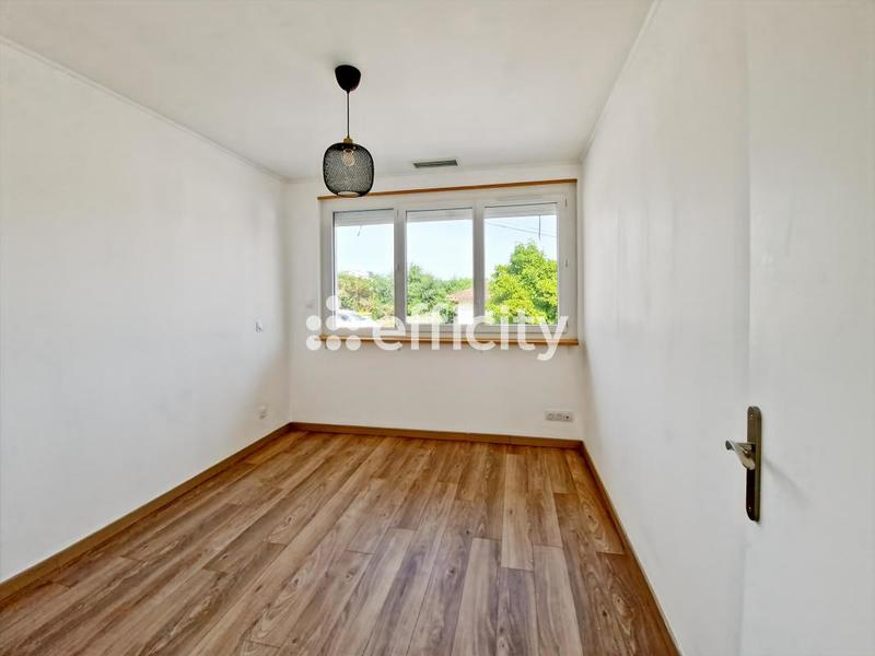 Maison - 120 m² - 7 pièces