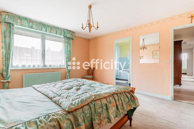 Maison - 240 m² - 12 pièces