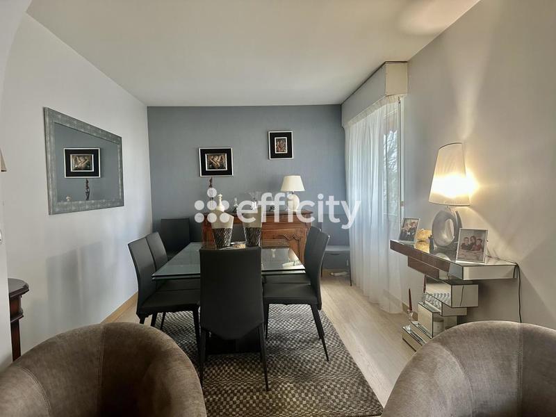 Appartement - 98 m² - 5 pièces