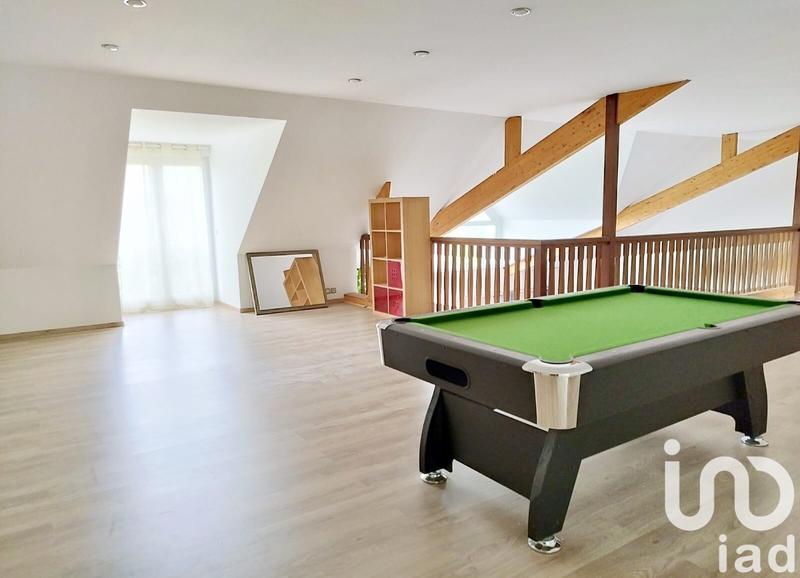 Maison - 360 m² - 9 pièces