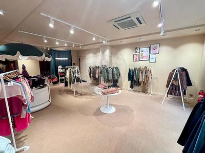 Local commercial - 115 m² - 3 pièces