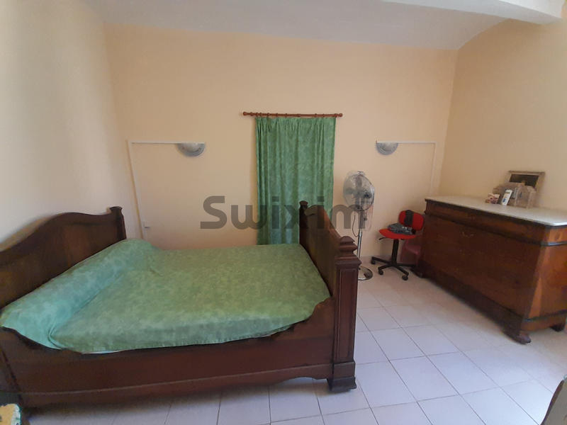 Maison - 150 m² - 8 pièces