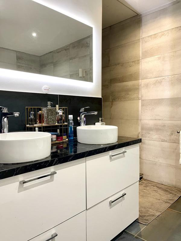 Appartement - 160 m² - 5 pièces