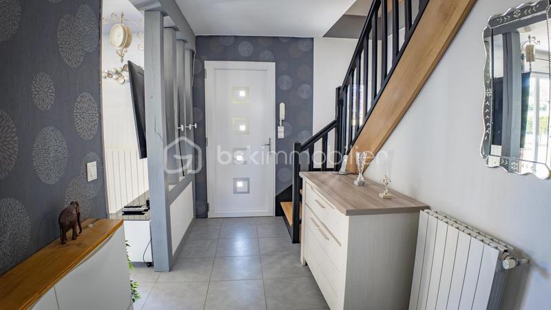 Maison traditionnelle - 149 m² - 6 pièces